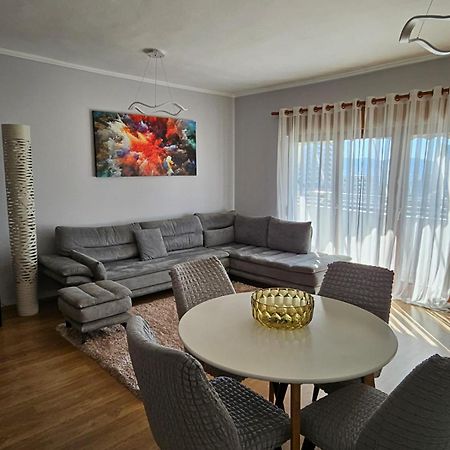 Sky Dwelling Tirana Apartman Kültér fotó