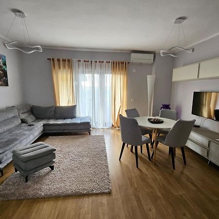 Sky Dwelling Tirana Apartman Kültér fotó