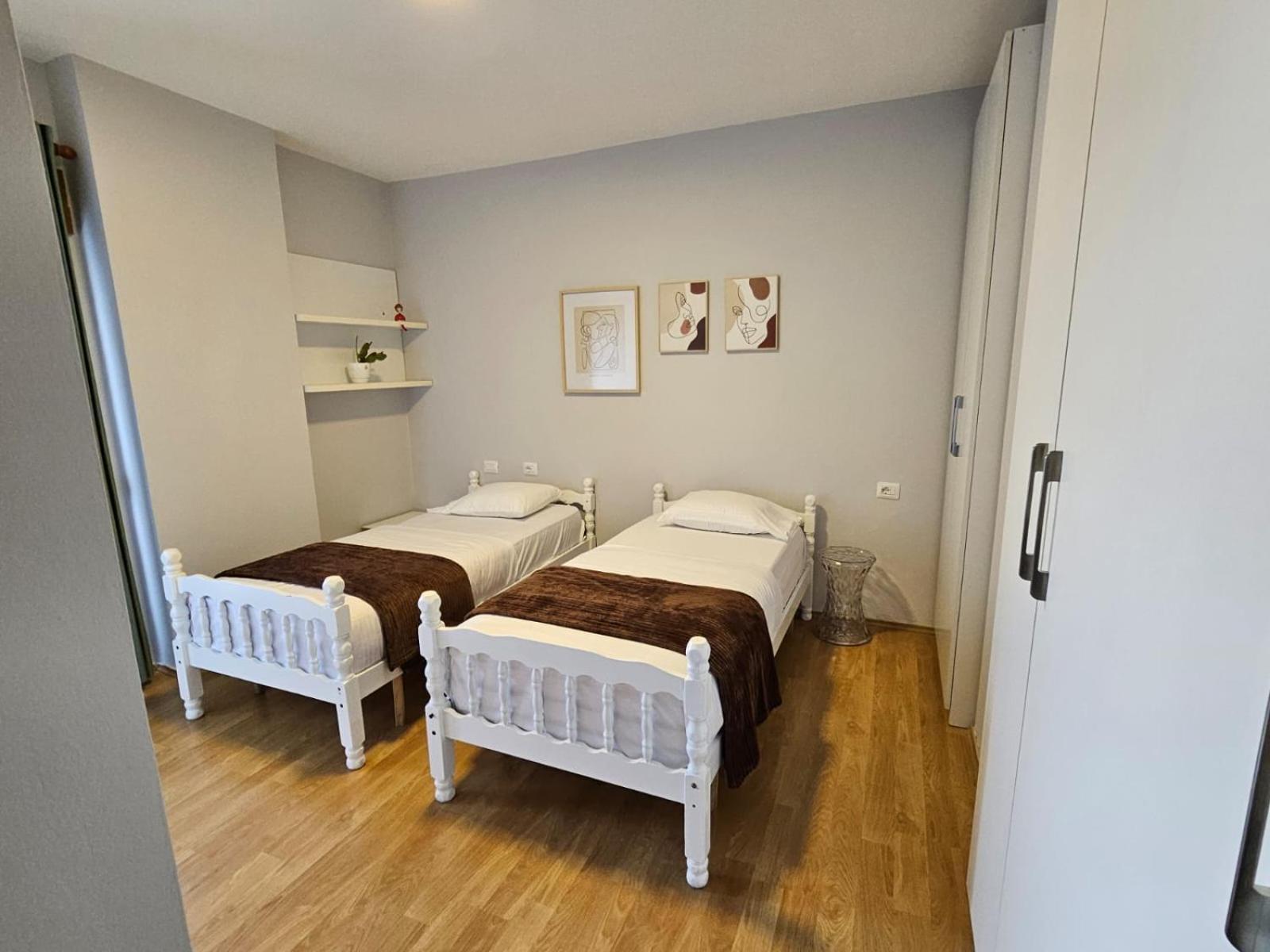 Sky Dwelling Tirana Apartman Kültér fotó